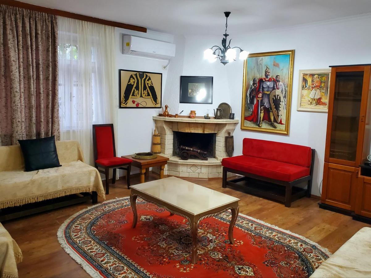 Unique Traditional House, Hosted By J&G Tiranë Luaran gambar