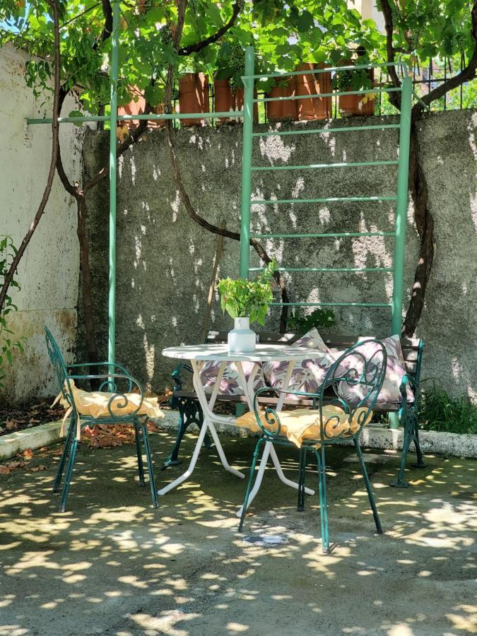 Unique Traditional House, Hosted By J&G Tiranë Luaran gambar